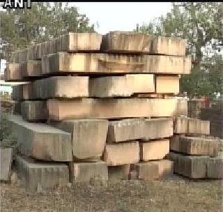 राम मंदिर उभारणीसाठी विहिंप आक्रमक, अयोध्येत मंदिराचे शिलापूजन