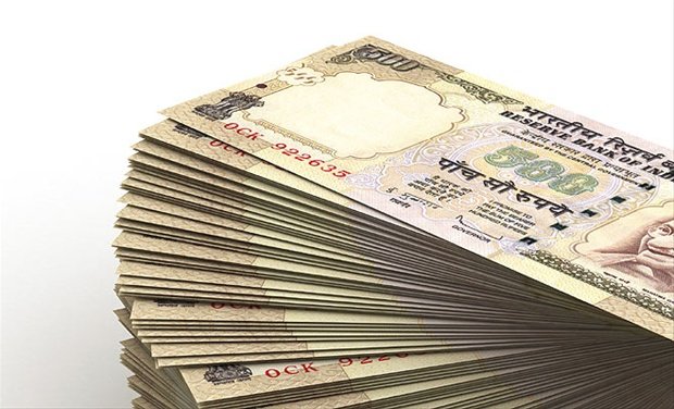 रुपया डॉलरच्या तुलनेत 30 पैशांनी घसरला