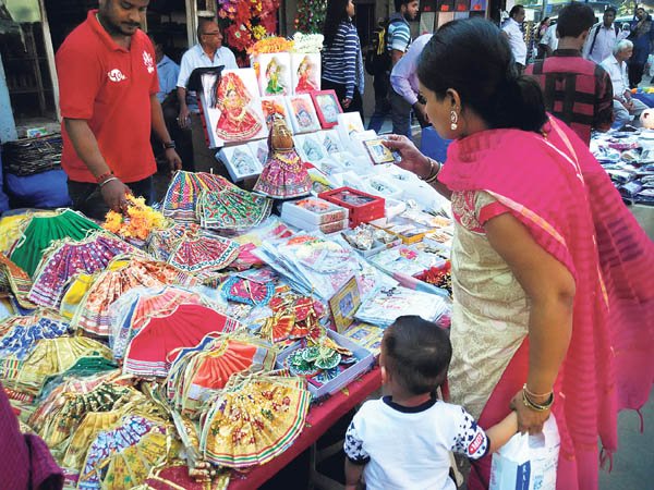 मार्गशीर्ष व्रतासाठी बाजार फुलला