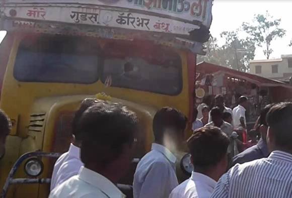 पुण्यात टँकरनं 6 जणांना उडवलं, तिघांचा मृत्यू