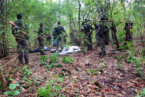 छत्तीसगडमध्ये दोन माओवादी अटकेत