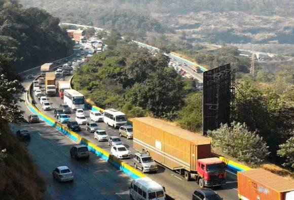 मुंबई-पुणे एक्सप्रेस वे वर दुपारी ब्लॉक, दरडदुरुस्तीचे काम