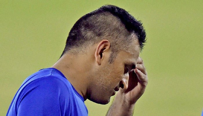 धोनीविरोधात अजामीनपात्र वारंट