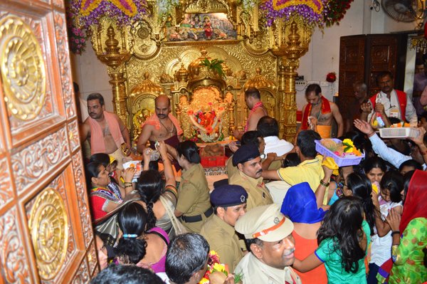 समाजसेवा करणारे सिद्धिविनायक गणपती मंदिर