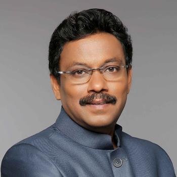 शिक्षकांनी शाळेच्या आवारात व्यसन करू नये- शिक्षणमंत्री विनोद तावडे