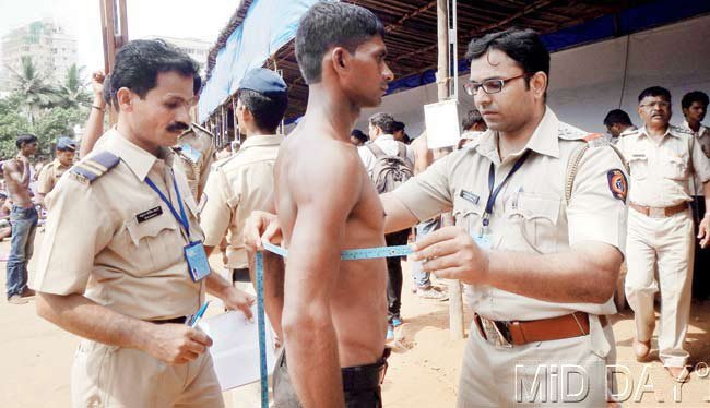 आता २८व्या वर्षी व्हा पोलीस