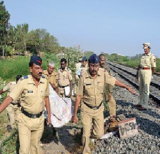 सोलापूरमध्ये रेल्वेच्या धडकेत पाच ठार