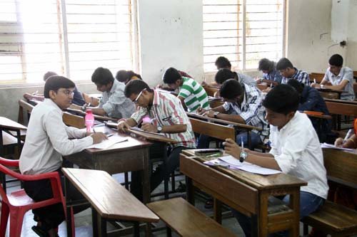 बारावीच्या परीक्षेला आजपासून सुरुवात