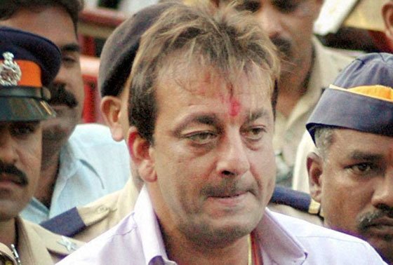 संजय फक्त ४५० रुपये वेतन घेऊन बाहेर पडणार