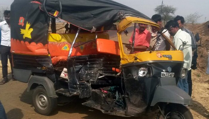 लक्झरी-टमटम भीषण अपघातात ६ ठार, दोन जखमी