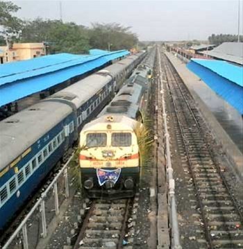 ‘जलदूत’द्वारे 25 लाख लिटर पाणी लातूरमध्ये!