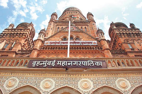 २४ वर्षे मुंबई महापालिकेत धुमाकूळ