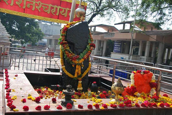 शनी चौथ-यावर आता महिलांनाही प्रवेश