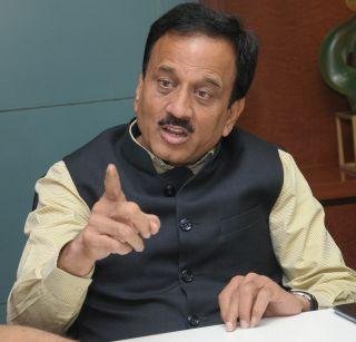 खडसेंनंतर आता गिरीश महाजनांचा भुखंड घोटाळा