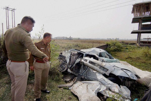 मुंबई-पुणे एक्सप्रेसवर पुन्हा अपघात