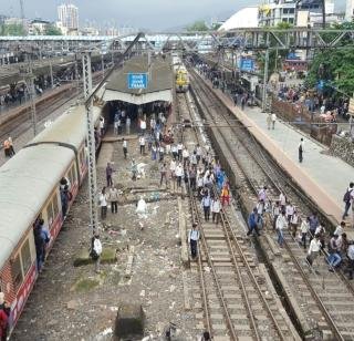 पारसिक बोगद्याजवळ एक्स्प्रेसच्या इंजिनात बिघाड, म.रे. रखडली