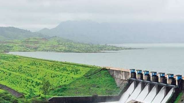 साताऱ्यात मुसळधार, कोयने काठच्या गावांना सतर्कतेचा इशारा