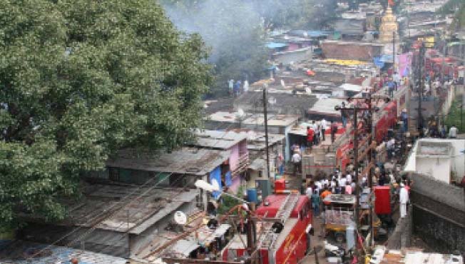 संजय गांधीनगर झोपडपट्टीत आग