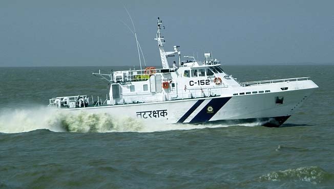 गुजरात; पुन्हा पाकची संशयास्पद बोट