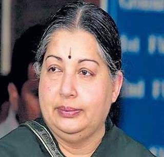 जयललिता यांना हृदयविकाराचा तीव्र झटका, रूग्णालयाबाहेर गर्दी