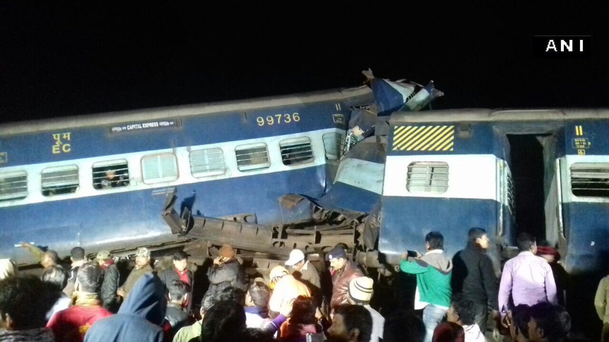 बंगालमध्ये रेल्वे रुळावरून घसरली
