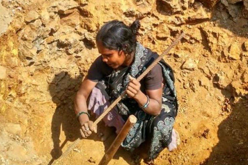 ७ महिन्यांची गरोदर असतानाही ती ३ दिवस राबली!