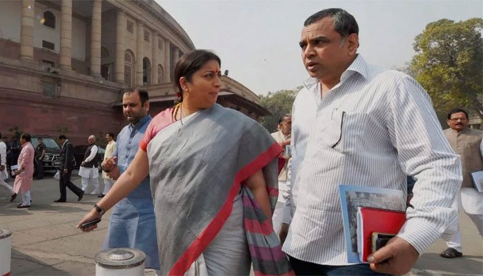 वादग्रस्त वक्तव्यामुळे खासदार परेश रावल चर्चेत