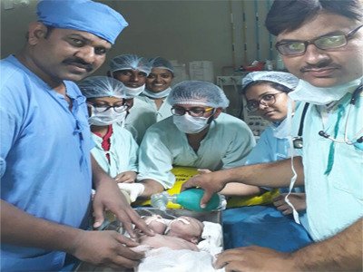अंबाजोगाईत दोन तोंडाच्या बाळाचा जन्म​