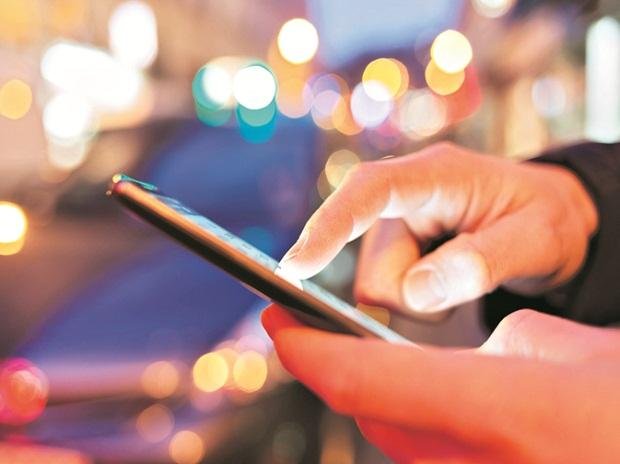 विद्यार्थिनीला पॉर्न दाखवून केलं masturbation, शिक्षकाला 1 वर्षांची शिक्षा
