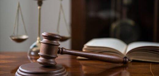 माजी उपमहापौरांच्या विधवा पत्नीला पोटगी देण्याचे मुलांना आदेश