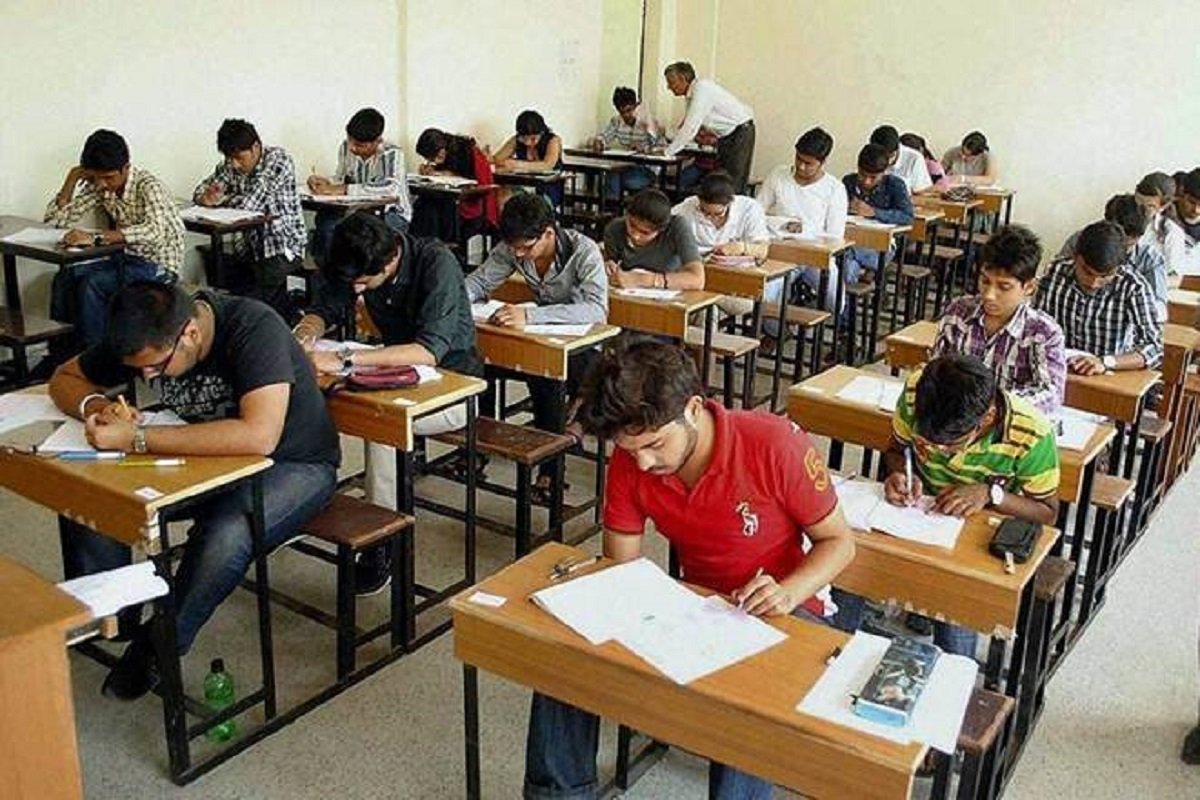 राज्य सरकारला हायकोर्टाचा दणका, अकरावी प्रवेशासाठीची CET रद्द