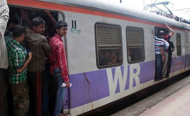 पश्चिम रेल्वेकडून जुन्या लोकल पासला मुदतवाढ