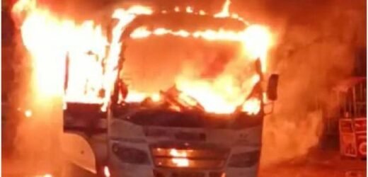 औरंगाबादेत खासगी कंपनीच्या वाहनाला अचानक आग