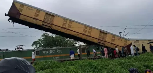 पश्चिम बंगालमध्ये मोठा रेल्वे अपघात; कंचनजंगा एक्स्प्रेसला मालगाडीची धडक, ५ जणांचा मृत्यू