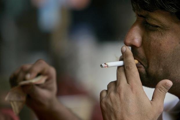 Maharashtra becomes the 1st state in India to ban the sale of loose cigarettes & beedis