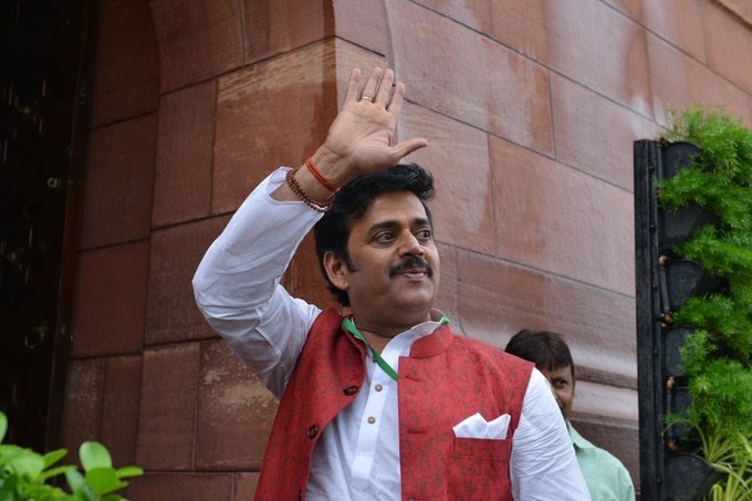 Ravi Kishan gets Y+ security from UP government after speaking against Bollywood & Drugs.