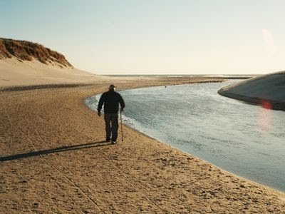 Vinod Bajaj applies for a Guinness World Record for what he calls Earth Walk