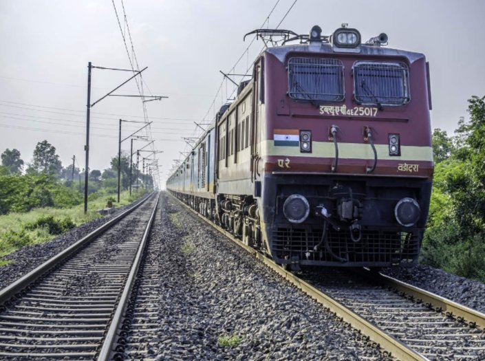 Indian Railways: the 52-year old practice of serving food to Parliamentarians comes to an end, ITDC to  take over by  November 15.