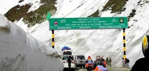 Union Minister Nitin Gadkari initiates the construction of Zojila tunnel