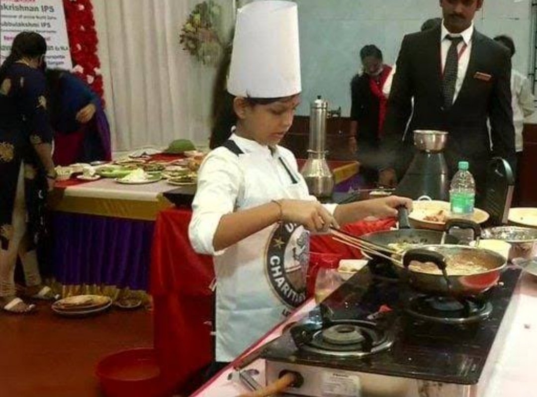 Tamil Nadu girl cooks 46 dishes in 58 minutes, enters UNICO book of world records.