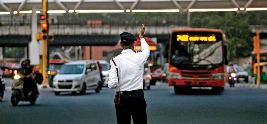 DELHI – Seat Belt on the Back Seat and Rear Mirror on two-wheelers MUST.