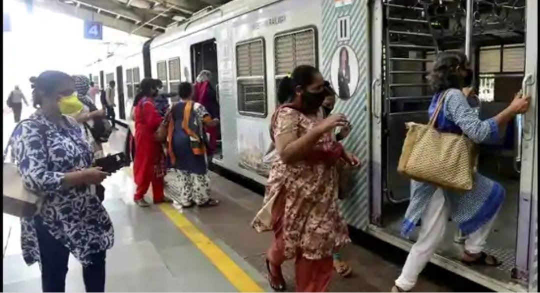 In Mumbai, Maharashtra government may restrict train travelling.