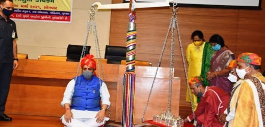 Gujarat CM Rupani weighed against 85 Kgs of Silver he donated for livestock welfare
