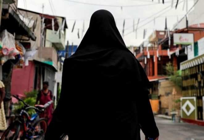 Sri Lanka to ban burqa, shut many Islamic schools