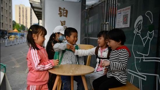 China ends two child policy, Chinese couples can now have three children.