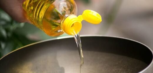 Government reduces tariff value for Edible Oil imports