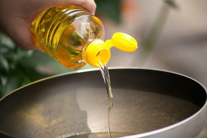 Government reduces tariff value for Edible Oil imports