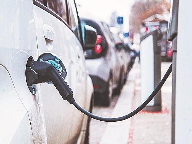 Maharashtra announces sops up to Rs 20 lakh for electric vehicles