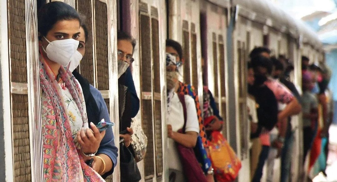 Mumbai: All those under the age of 18 to be allowed to travel in local trains