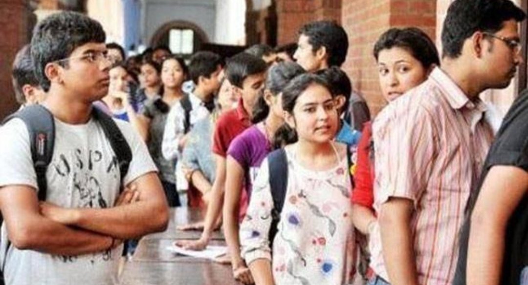 Maharashtra government to give special monthly allowance for student of minority communities